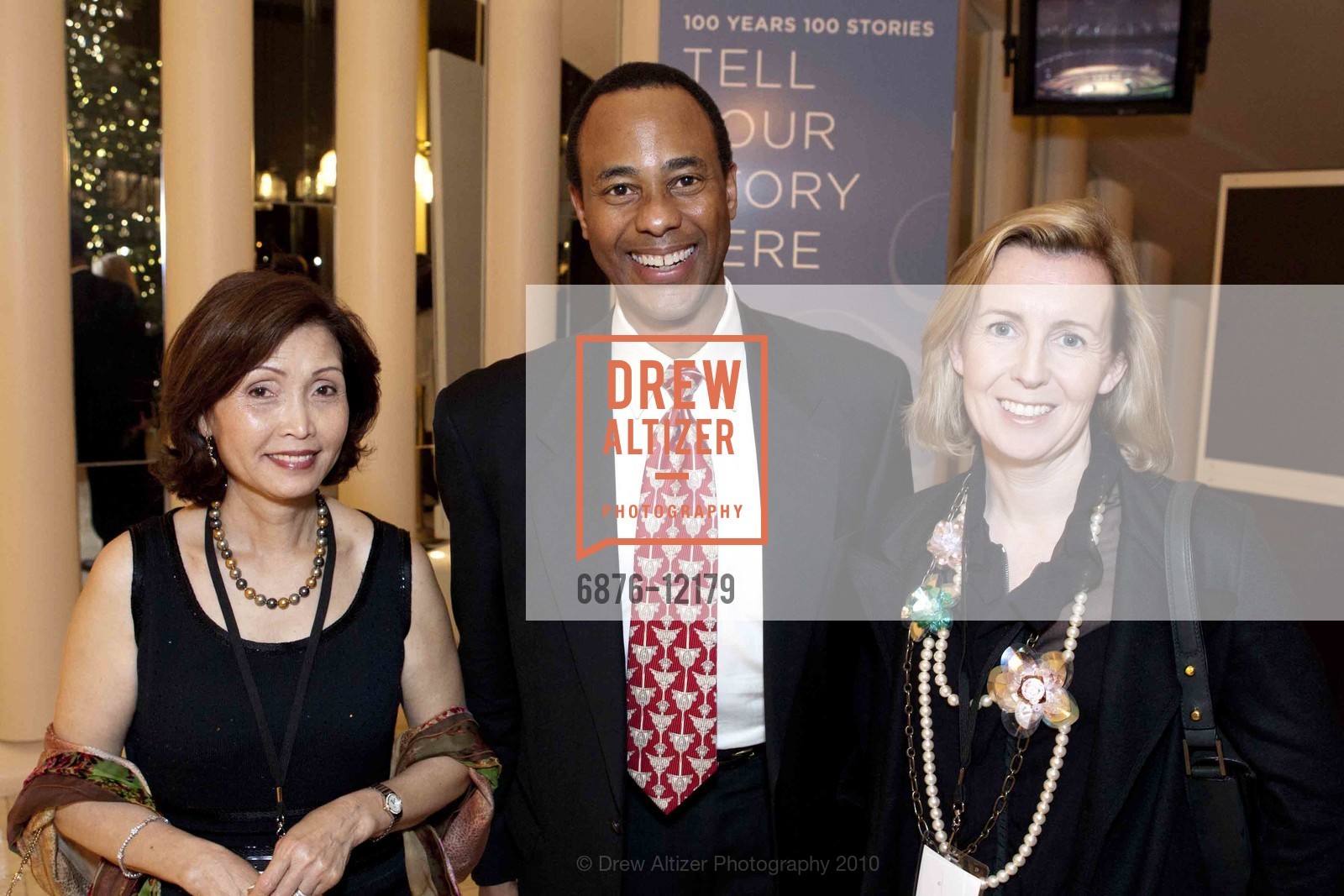 Thao Dodson, Ron Gallman, Emma Goltz, Second Century Campaign Thank you event, US, December 6th, 2010, Photo #6876-12179 Thao Dodson, Ron Gallman, Emma Goltz, Photo #6876-12179