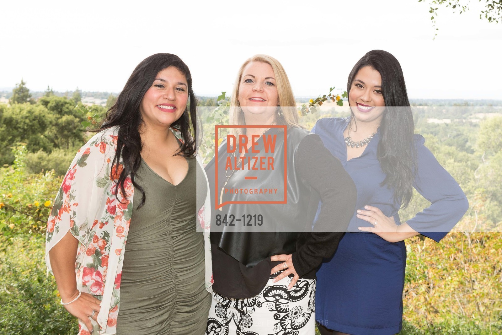 America Fink, Tara Evans, Erica Sosa, Stand4Lyme Catalyst 4 The Cure Celebrity Concert, Private Residence, May 22nd, 2016, Photo #842-1219 America Fink, Tara Evans, Erica Sosa, Photo #842-1219