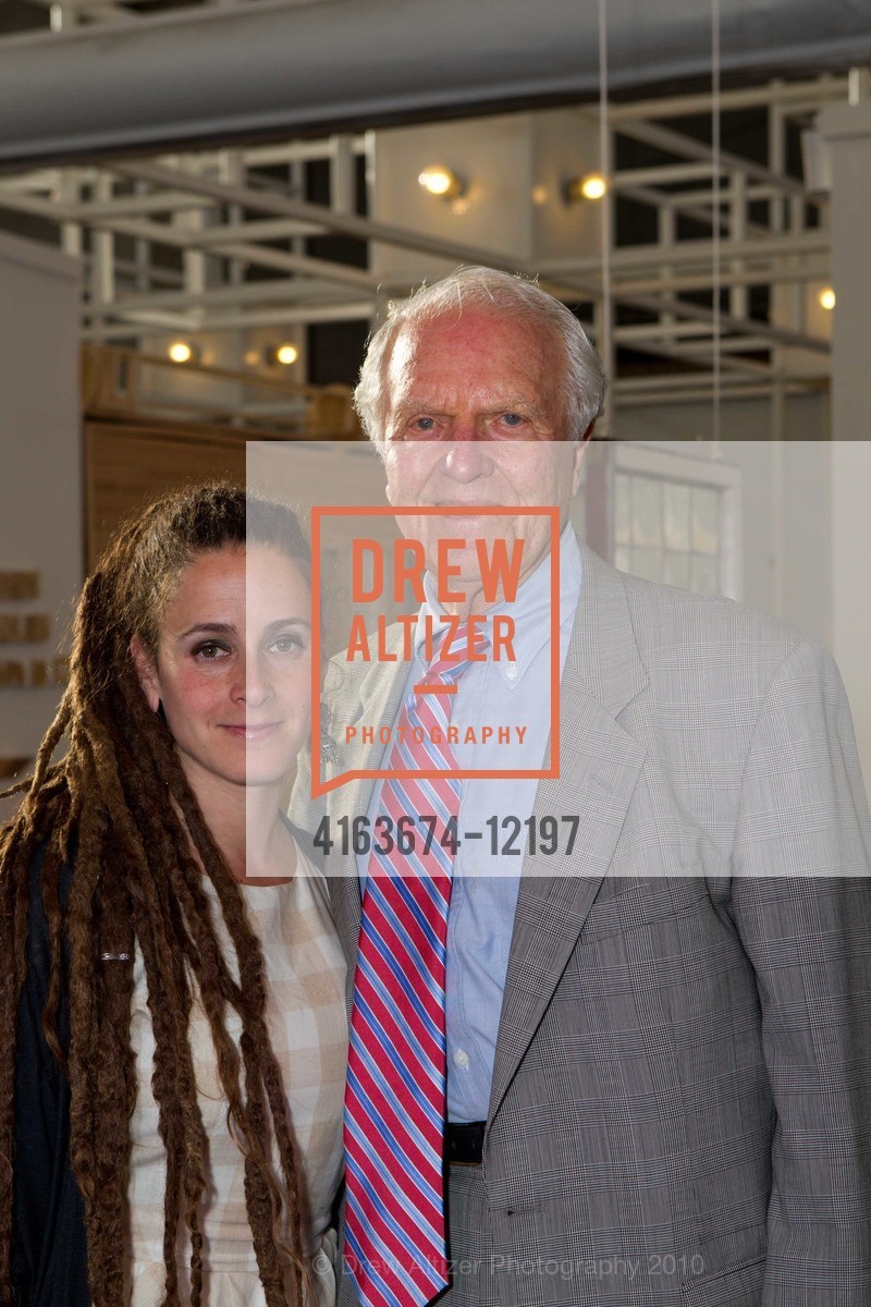Nicole Buffett, JIm Ludwig, Preview Party for San Francisco Art Institute 2010 MFA Graduate Exhibition / Vernissage, US, May 14th, 2010, Photo #4163674-12197 Nicole Buffett, JIm Ludwig, Photo #4163674-12197