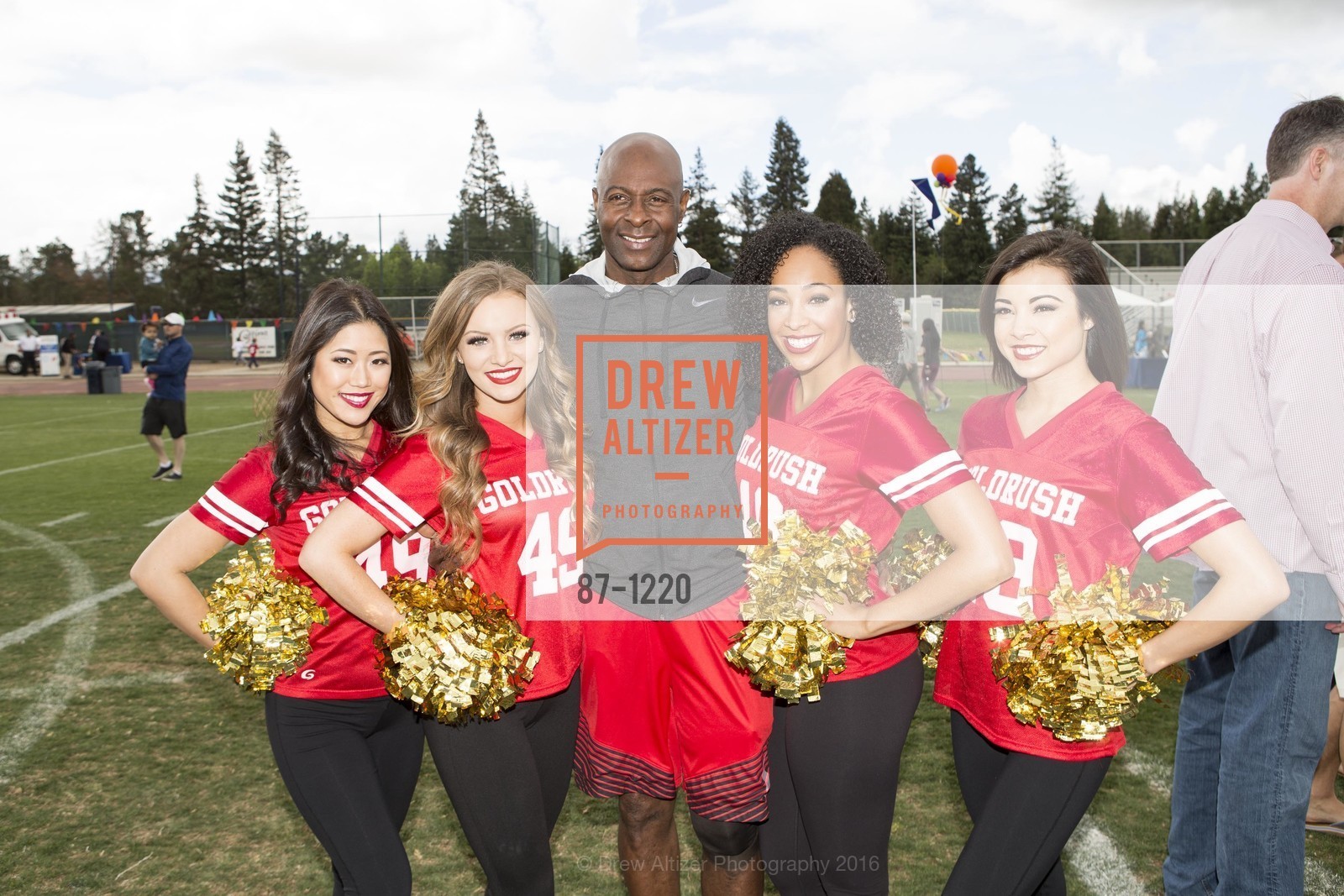 Jerry Rice, The Gold Rush Girls, Children's Champions 2016, Menlo College, May 21st, 2016, Photo #87-1220 Jerry Rice, The Gold Rush Girls, Photo #87-1220