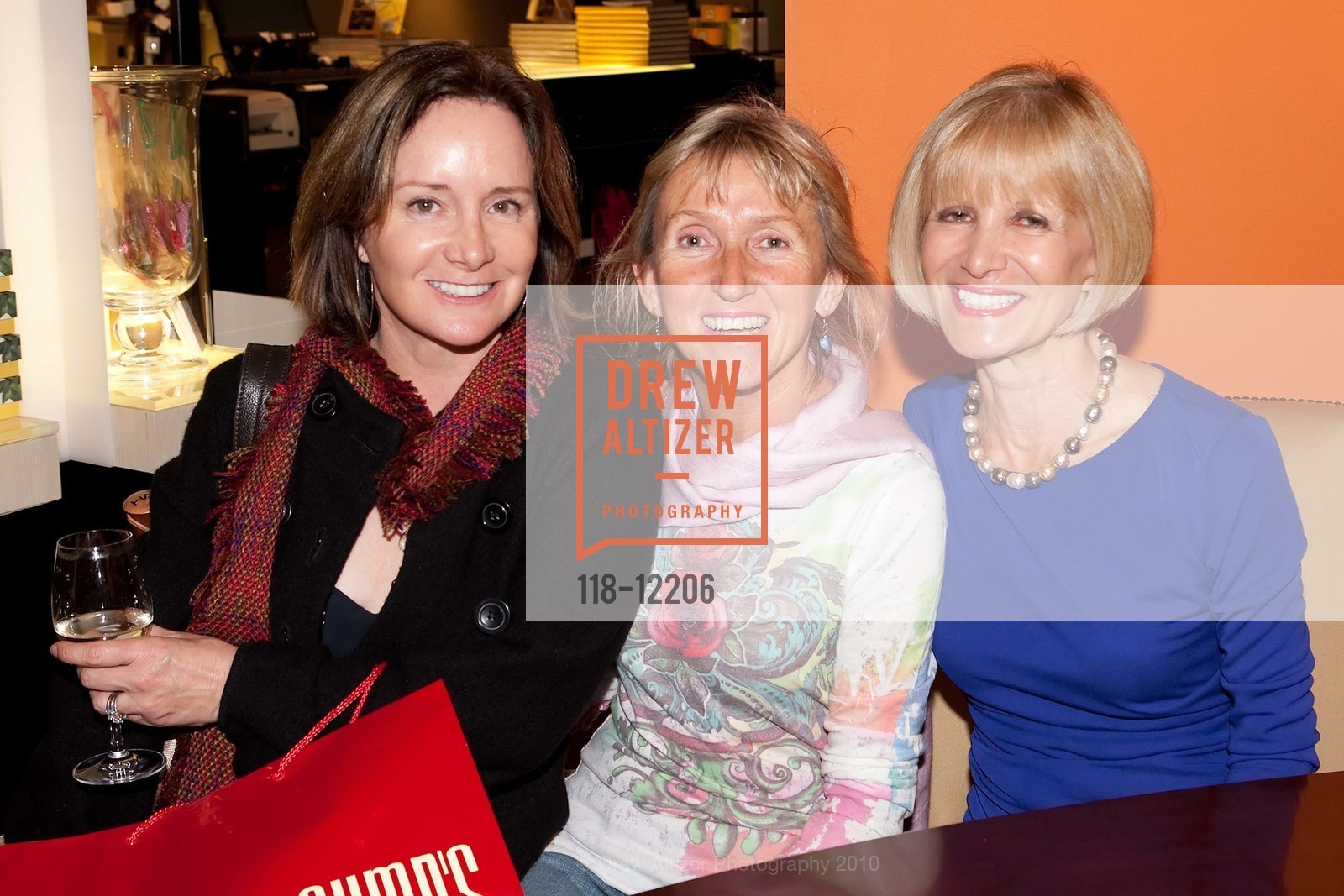 Linda Hotte, Patricia Furlong, Michelle Keith, GUMPS Book Signing for DESIGNERS HERE AND THERE, US, April 21st, 2010, Photo #118-12206 Linda Hotte, Patricia Furlong, Michelle Keith, Photo #118-12206