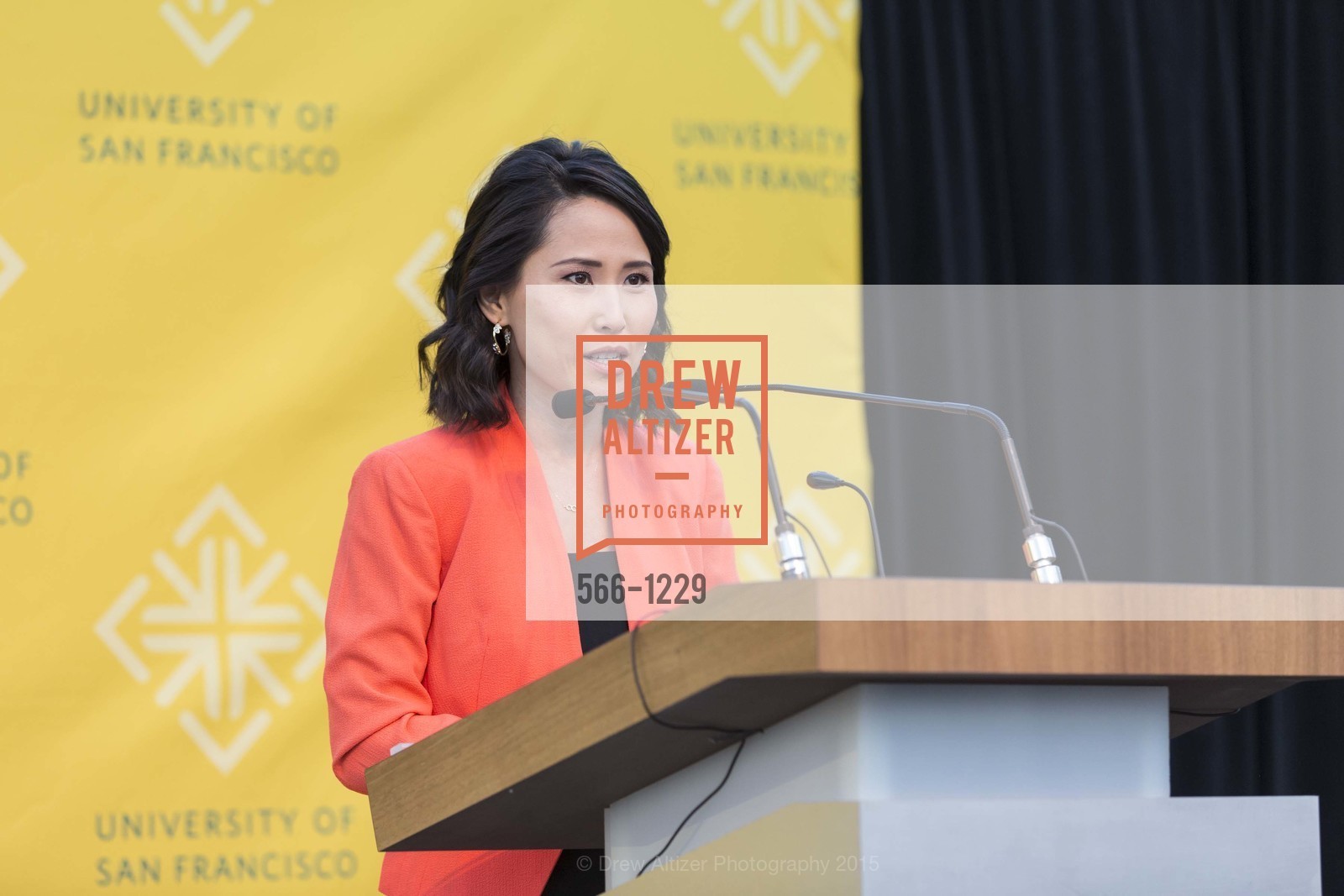 Vicky Nguyen, USF California Prize Dinner, University of San Francisco. San Francisco, California, March 29th, 2015, Photo #566-1229 Vicky Nguyen, Photo #566-1229