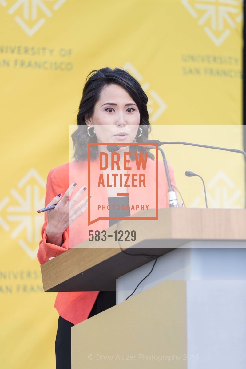Vicky Nguyen, USF California Prize Dinner, University of San Francisco. San Francisco, California, March 29th, 2015, Photo #583-1229 Vicky Nguyen, Photo #583-1229