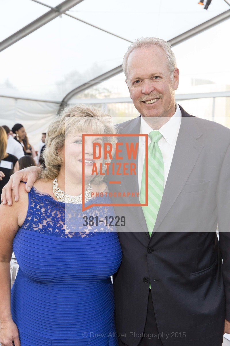 Sharon McCarthy Allen, Dale L Allen, Jr., USF California Prize Dinner, University of San Francisco. San Francisco, California, March 29th, 2015, Photo #381-1229 Sharon McCarthy Allen, Dale L Allen, Jr., Photo #381-1229