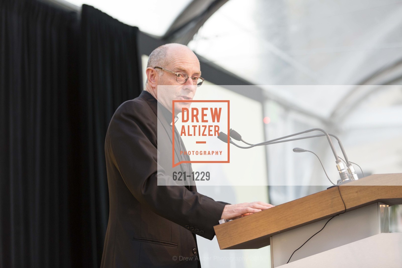 Father Paul Fitzpatrick, USF California Prize Dinner, University of San Francisco. San Francisco, California, March 29th, 2015, Photo #621-1229 Father Paul Fitzpatrick, Photo #621-1229