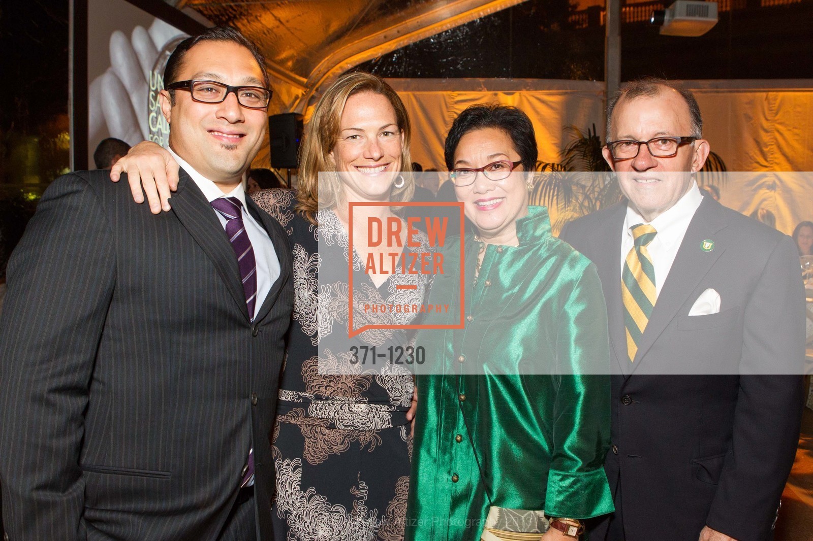 Matt Monroe, Rachel Baker, Eva Monroe, Mike Monroe, USF California Prize for Service & the Common Good, University of San Francisco. San Francisco, California, October 29th, 2013, Photo #371-1230 Matt Monroe, Rachel Baker, Eva Monroe, Mike Monroe, Photo #371-1230