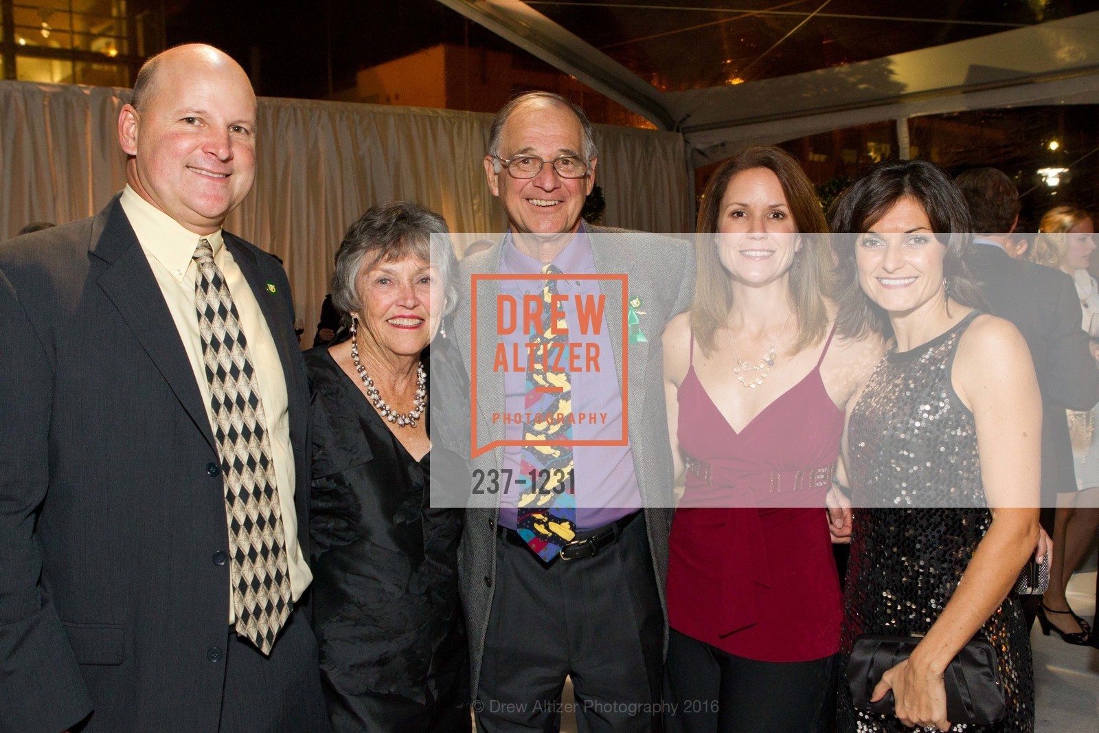 Jim Thompson, Claudia Salquist, Roger Salquist, Kathleen Thompson, Monica Salquist, USF California Prize, University of San Francisco. San Francisco, California, May 25th, 2016, Photo #237-1231 Jim Thompson, Claudia Salquist, Roger Salquist, Kathleen Thompson, Monica Salquist, Photo #237-1231
