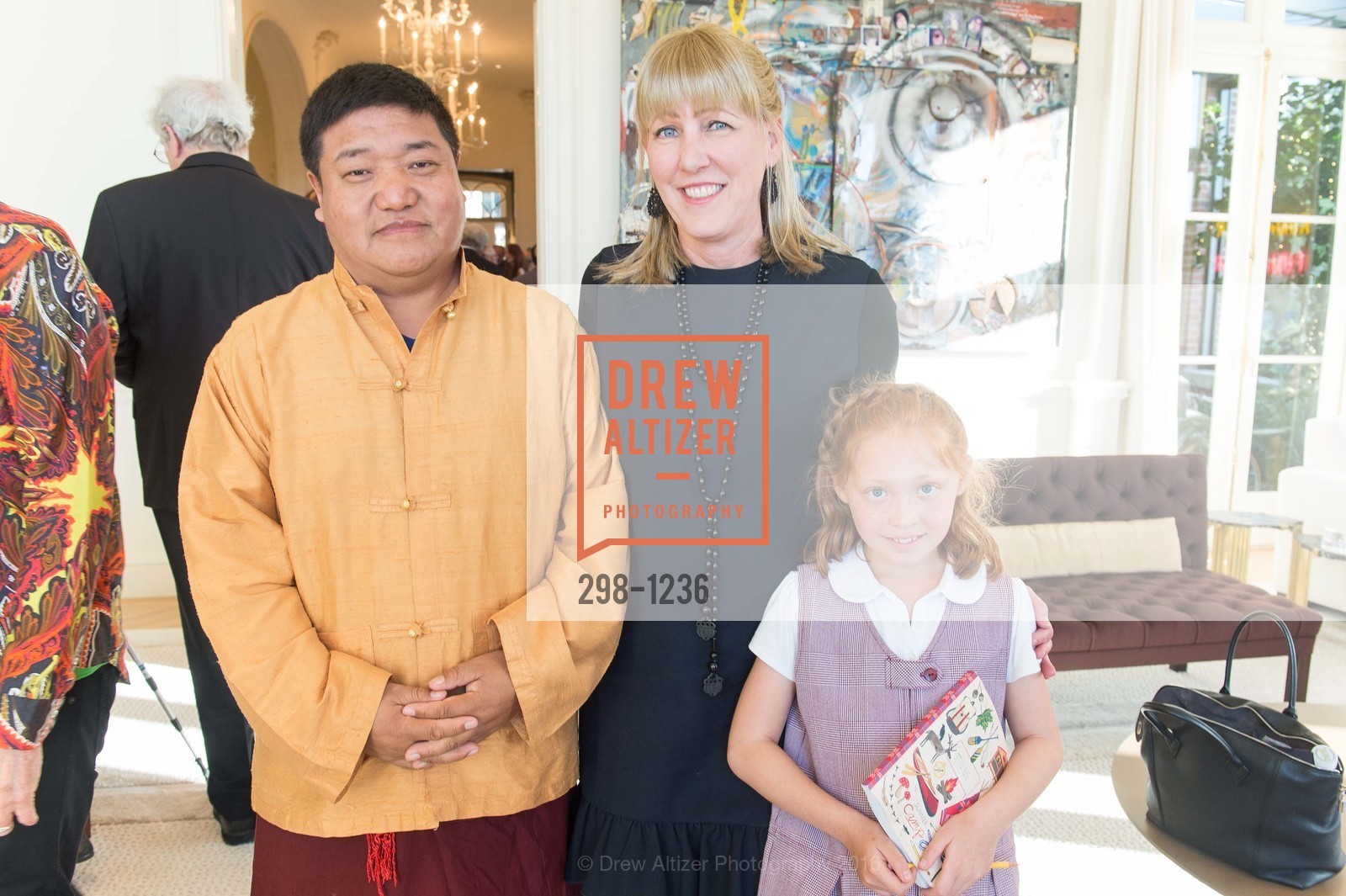 Orgyen Chowang Rinpoche, Sonja Perkins, Tess Perkins, Photo #298-1236