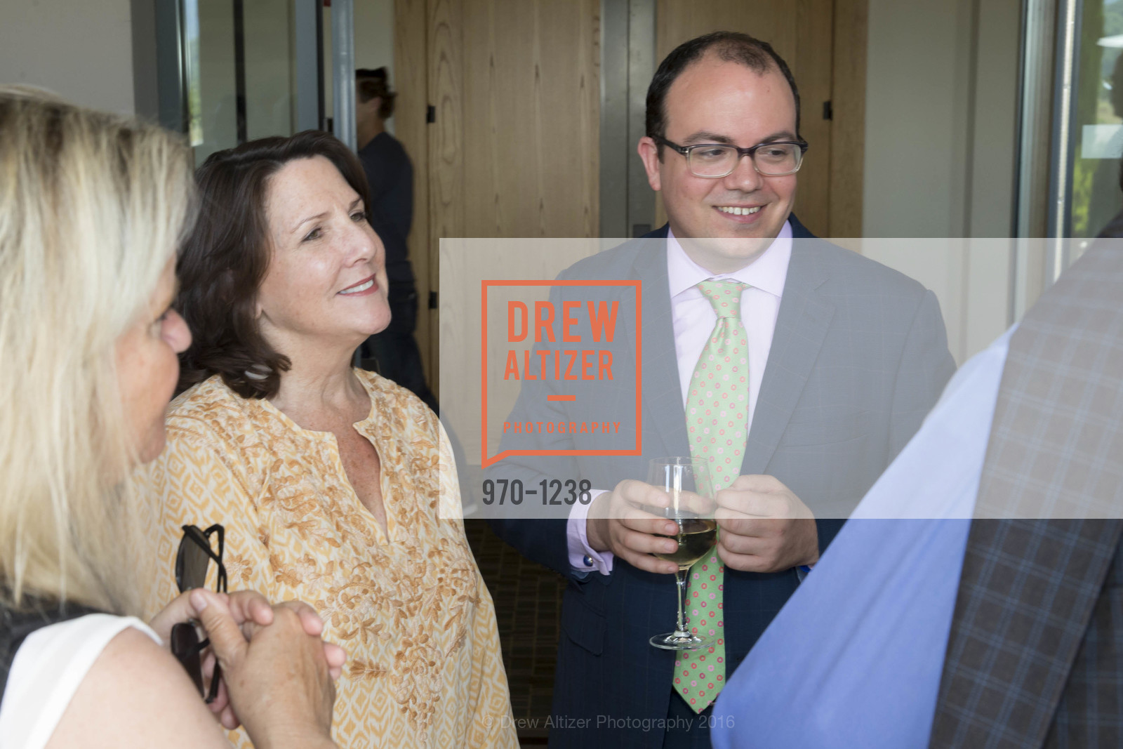 Beth Green, Michael Sapienza, Inside Anne's Closet 2016, Rosewood Sand Hill, June 1st, 2016, Photo #970-1238 Beth Green, Michael Sapienza, Photo #970-1238