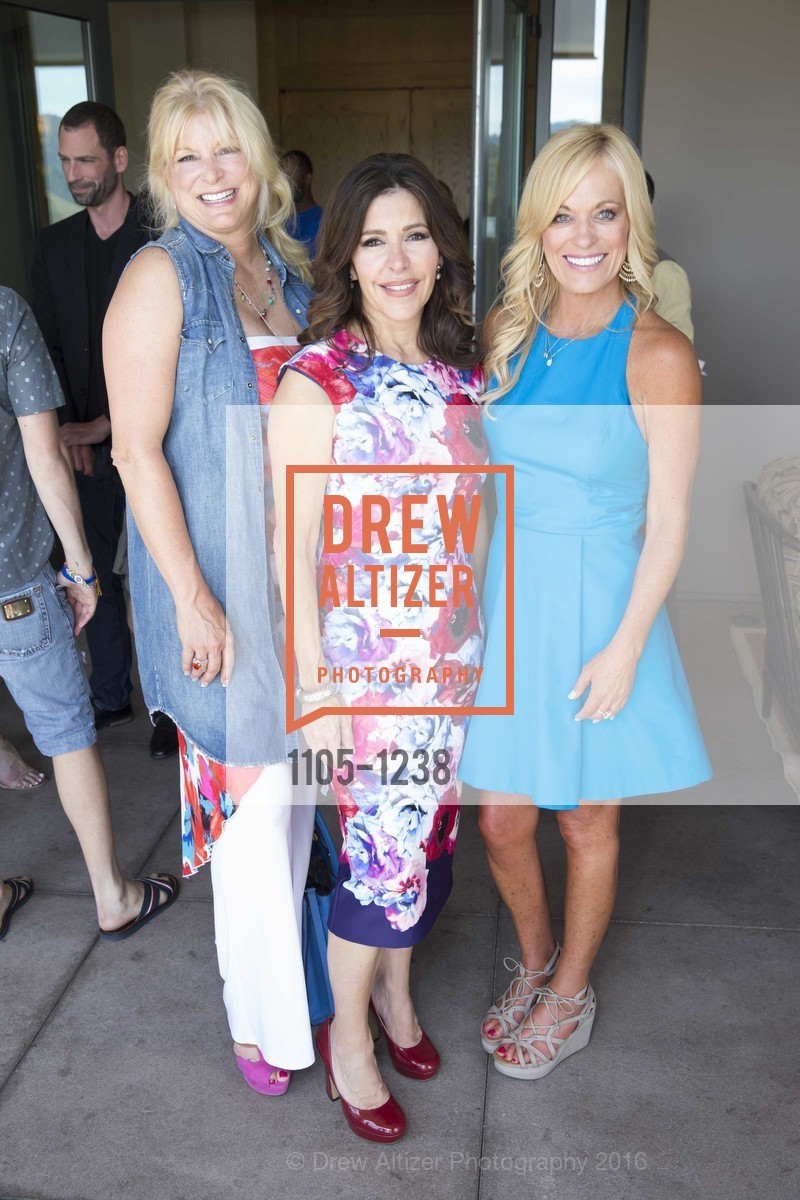 Jessica Aguirre, Cathy Baty, Inside Anne's Closet 2016, Rosewood Sand Hill, June 1st, 2016, Photo #1105-1238 Jessica Aguirre, Cathy Baty, Photo #1105-1238