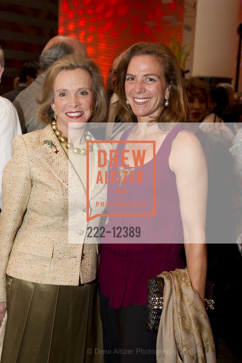 Ann Fisher, Sydney Bernier, SFMOMA Celebrates Opening THE FISHER COLLECTION Exhibit, US, June 25th, 2010, Photo #222-12389 Ann Fisher, Sydney Bernier, Photo #222-12389