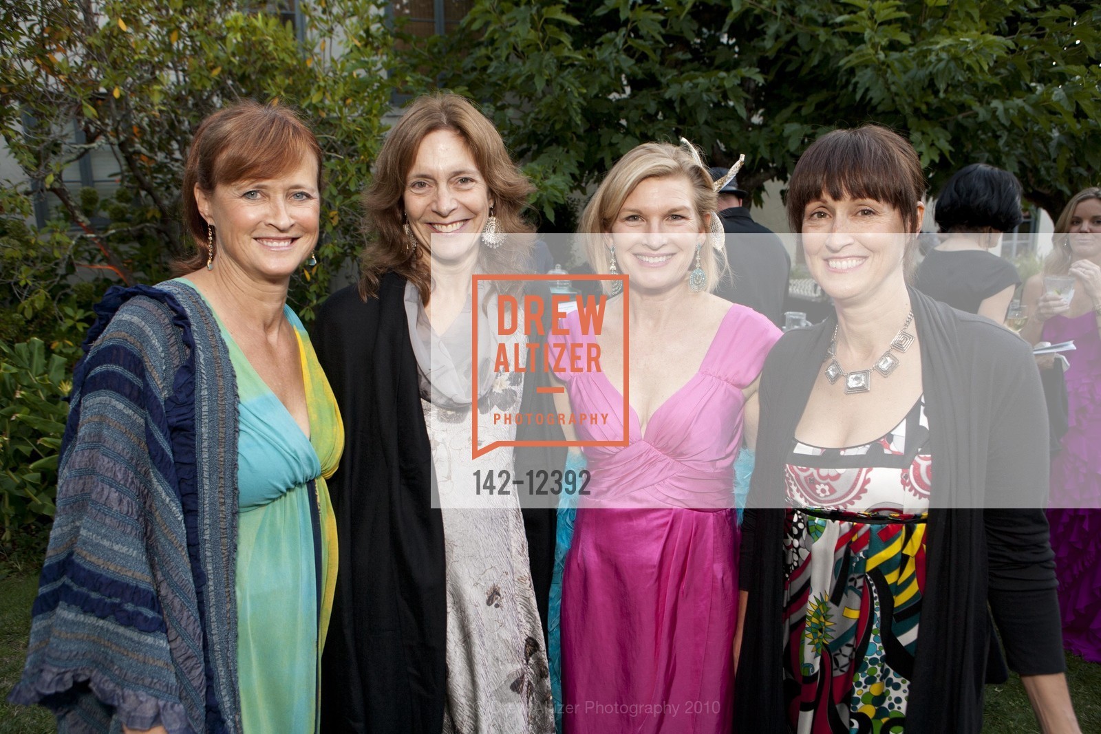 Liseanne Alperin, Pamela Meyer, Anita Hansen, Ross Valley Women's League presents Carnaval de Marin, benefitting Adopt A Family of Marin, US, October 3rd, 2010, Photo #142-12392 Liseanne Alperin, Pamela Meyer, Anita Hansen, Photo #142-12392