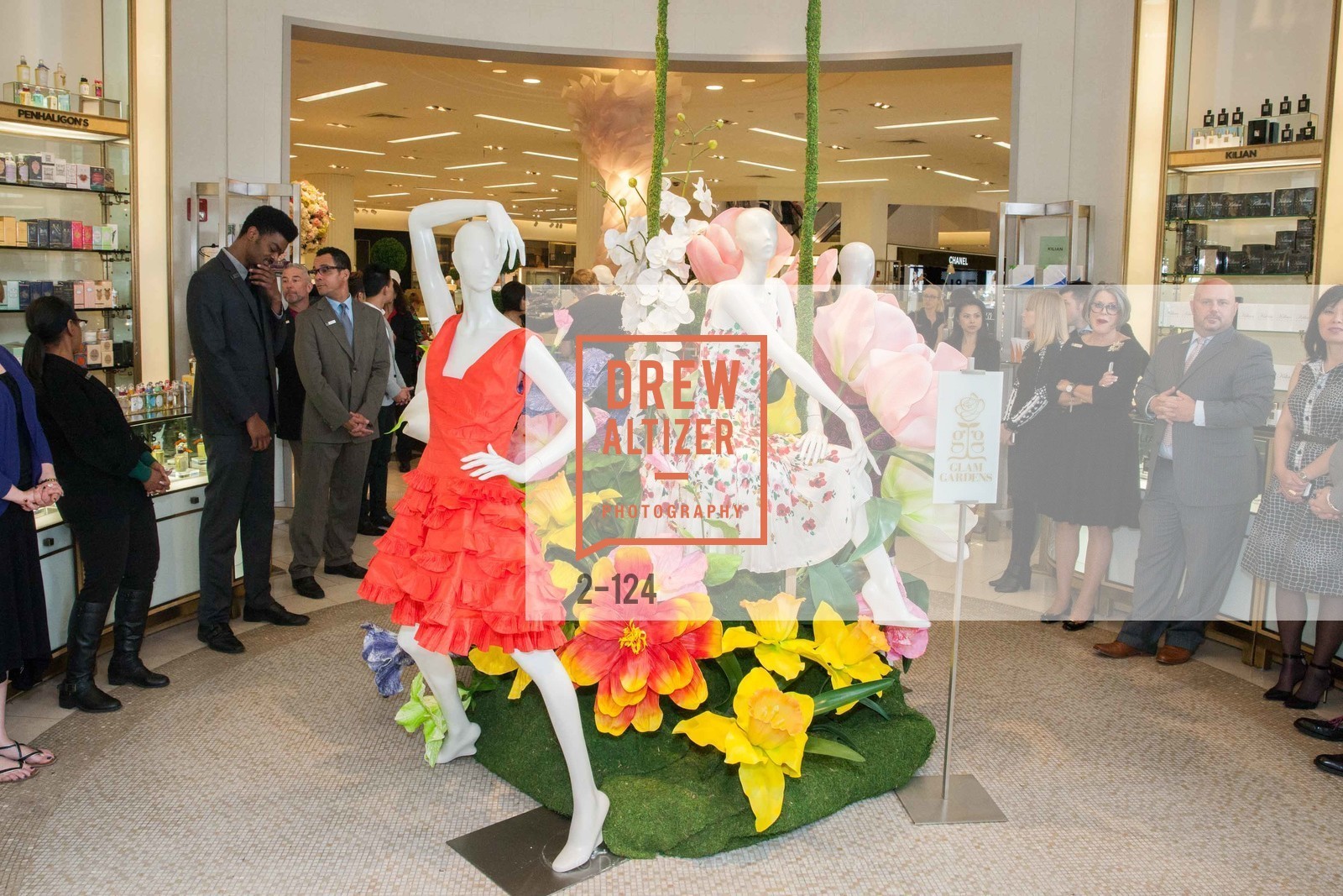 Atmosphere, Saks Fifth Avenue hosts the Peter Copping Personal Appearance, Saks Fifth Ave. 384 Post St, May 20th, 2015,Drew Altizer, Drew Altizer Photography, full-service agency, private events, San Francisco photographer, photographer california