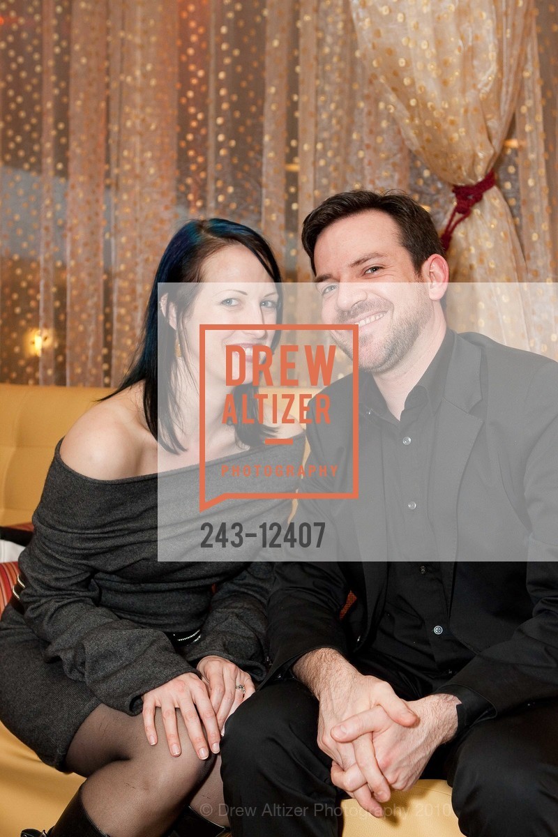 Liz Jones, Benjamin Horn, BLUE RIBBON COOKBOOK LAUNCH PARTY, US, April 23rd, 2010, Photo #243-12407 Liz Jones, Benjamin Horn, Photo #243-12407