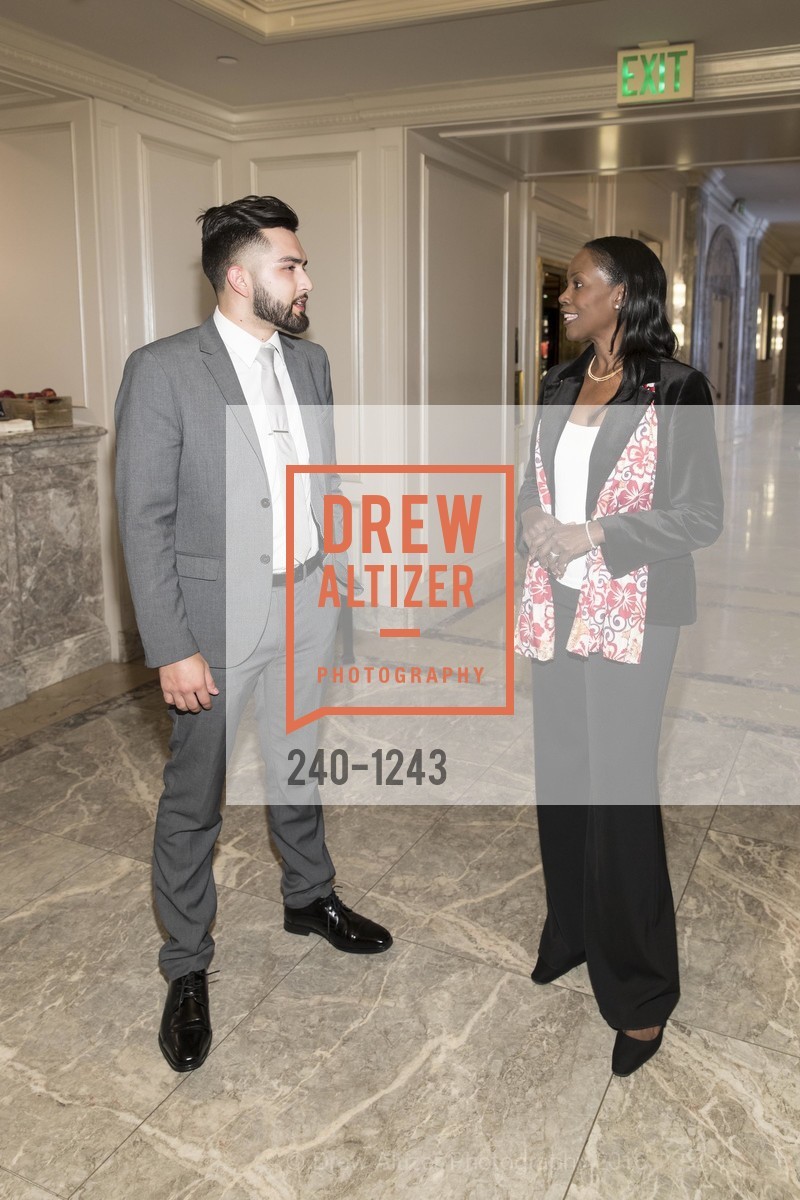 Javier De la Cruz, Roslyn McIntyre, Photo #240-1243