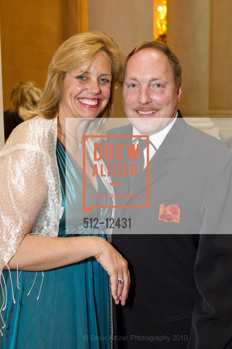 Geralyn Dreyfous, Terry Stevens, Photo #512-12431