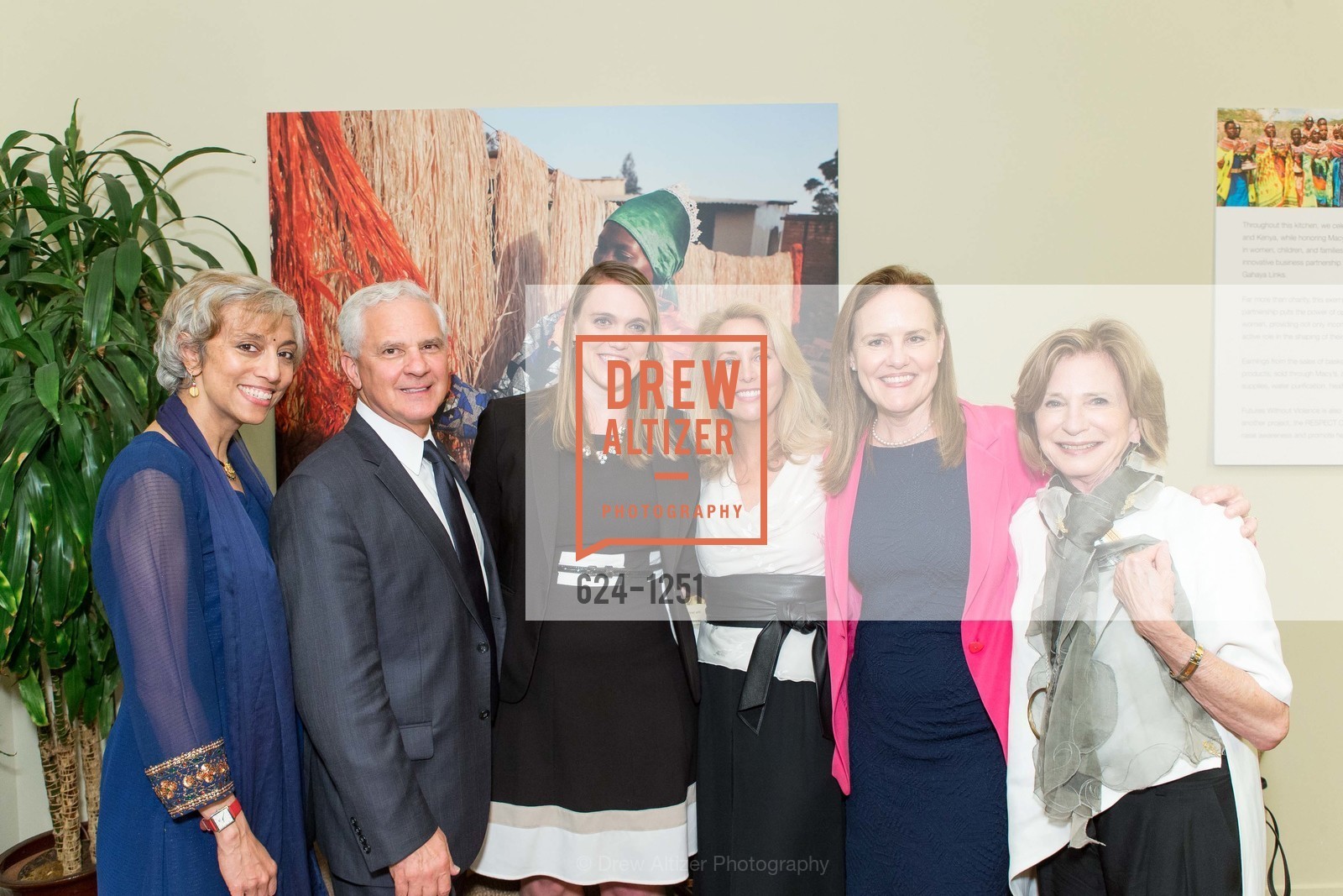 Kavita Ramdas, Joe Cirincione, Kelsey Davenport, Valerie Plame, Michele Flournoy, Mary Lloyd Estrin, Ploughshares Fund Chain Reaction: Women in Security, Presidio, Photo #624-1251 Kavita Ramdas, Joe Cirincione, Kelsey Davenport, Valerie Plame, Michele Flournoy, Mary Lloyd Estrin, Photo #624-1251