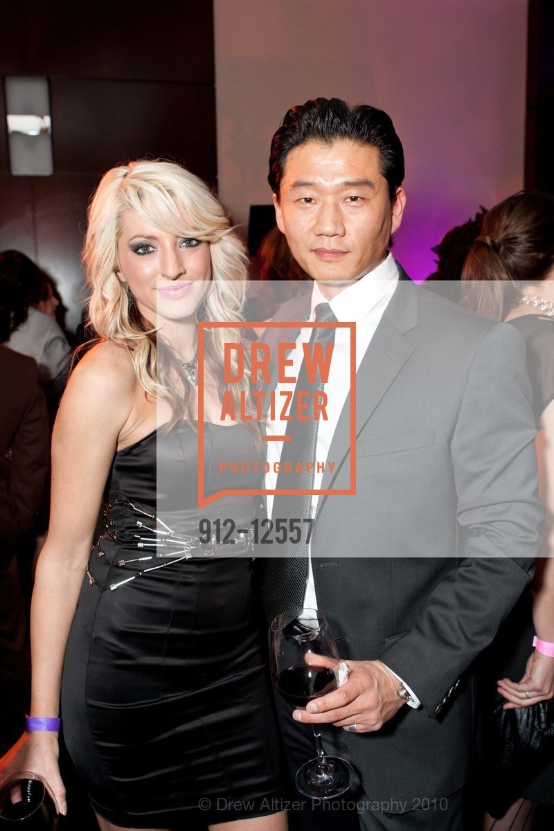 Libby Gale, Philippe Lee, Global Green's 6th Annual Gorgeous & Green Gala 2010, Bently Reserve. 301 Battery Street, December 13th, 2010, Photo #912-12557 Libby Gale, Philippe Lee, Photo #912-12557