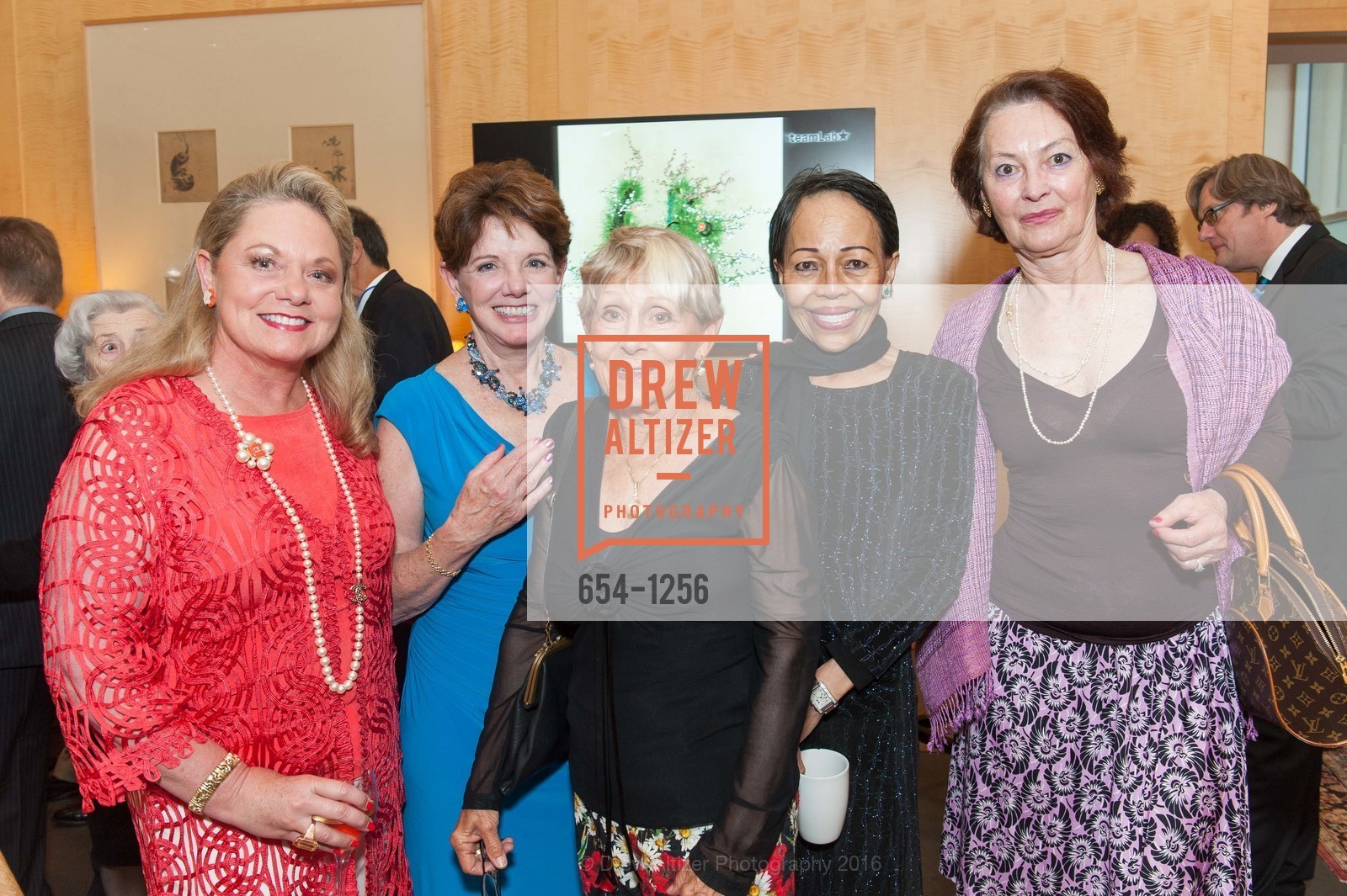 Jill Toth, Sarah Ferris, Mary Greenberg, Joan Vinson, The Asian Art Museum Honors Their Unsung Heroes, Asian Art Museum, The Peterson Room. 200 Larkin St, June 7th, 2016, Photo #654-1256 Jill Toth, Sarah Ferris, Mary Greenberg, Joan Vinson, Photo #654-1256