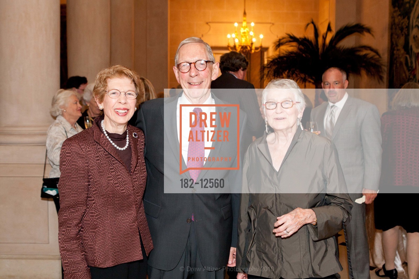 Libby Jamieson, Burgess Jamieson, Peggy Dennis, Placido Domingo at CAROLANDS, US, November 4th, 2010, Photo #182-12560 Libby Jamieson, Burgess Jamieson, Peggy Dennis, Photo #182-12560