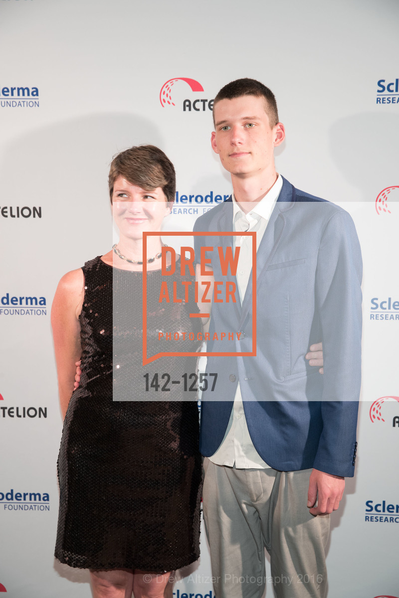 Christy White, Ryan Frigo, COOL COMEDY & HOT CUISINE Benefiting The Scleroderma Research Foundation, Fairmont Hotel, Ballroom. 950 Mason Street, June 7th, 2016, Photo #142-1257 Christy White, Ryan Frigo, Photo #142-1257