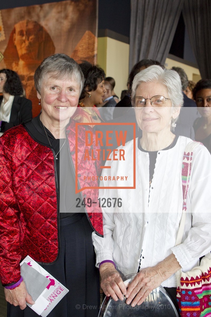 Sister Patricia Rayburn, Sister Mary Litell, The INTERNATIONAL MUSEUM OF WOMEN Celebrating Change Gala 2010, US, April 28th, 2010, Photo #249-12676 Sister Patricia Rayburn, Sister Mary Litell, Photo #249-12676