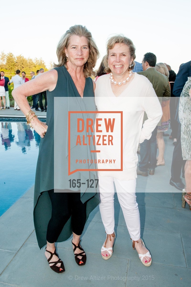 Jane McLaughlin, Margaret Youngblood, Gucci & Vogue Dinner, Jack Calhoun & Trent Norris Vineyard. 3393 Dry Creek Road, Healdsburg CA 95448, May 22nd, 2015, Photo #165-127 Jane McLaughlin, Margaret Youngblood, Photo #165-127