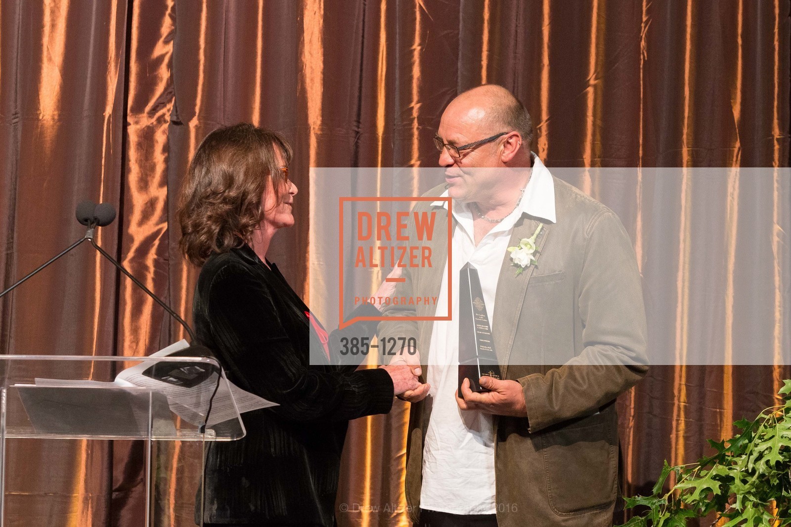 Elisa Stancil, Oleg Lobykin, The Julia Morgan Awards 2016, US. 465 California St, June 16th, 2016, Photo #385-1270 Elisa Stancil, Oleg Lobykin, Photo #385-1270