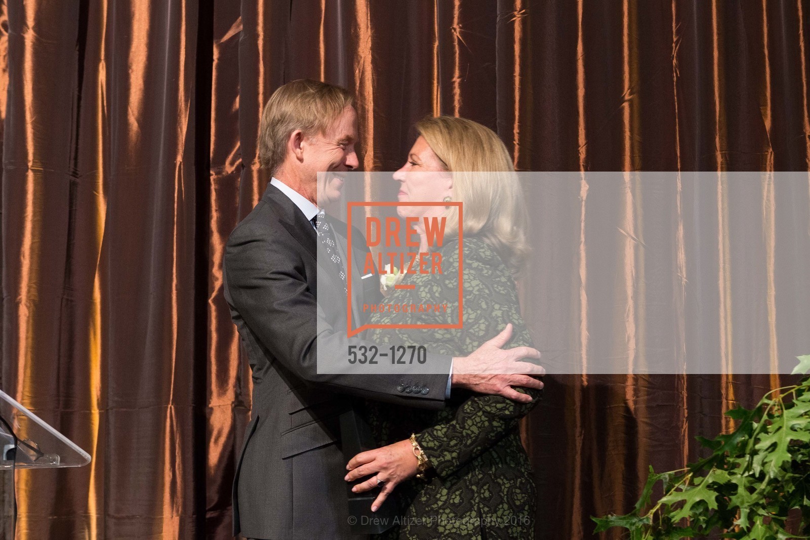 Mark Ferguson, Suzanne Tucker, The Julia Morgan Awards 2016, US. 465 California St, June 16th, 2016, Photo #532-1270 Mark Ferguson, Suzanne Tucker, Photo #532-1270