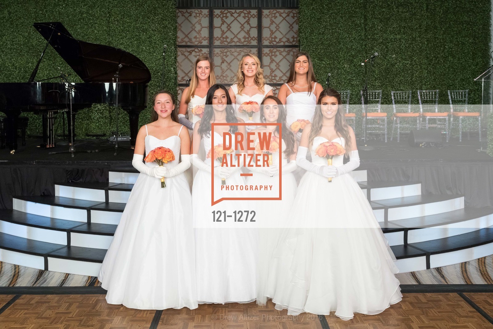 Lucy Morrison, Isabella Giannini, Sophie Hadfield, Shala Monet Weir, Samantha Klingelhofer, Miranda Schwartz, San Francisco Debutante Ball 2016, US. St. Francisco Hotel, June 18th, 2016, Photo #121-1272 Lucy Morrison, Isabella Giannini, Sophie Hadfield, Shala Monet Weir, Samantha Klingelhofer, Miranda Schwartz, Photo #121-1272