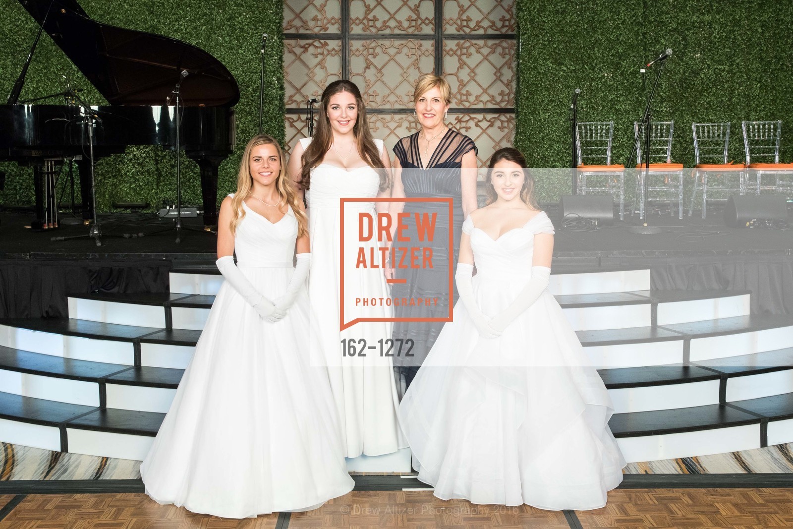 Ariana Denebeim, Madeleine Kelny Denebeim, Kelny Denebeim, Allton Rachel Vogel-Denebeim, San Francisco Debutante Ball 2016, US. St. Francisco Hotel, June 18th, 2016, Photo #162-1272 Ariana Denebeim, Madeleine Kelny Denebeim, Kelny Denebeim, Allton Rachel Vogel-Denebeim, Photo #162-1272