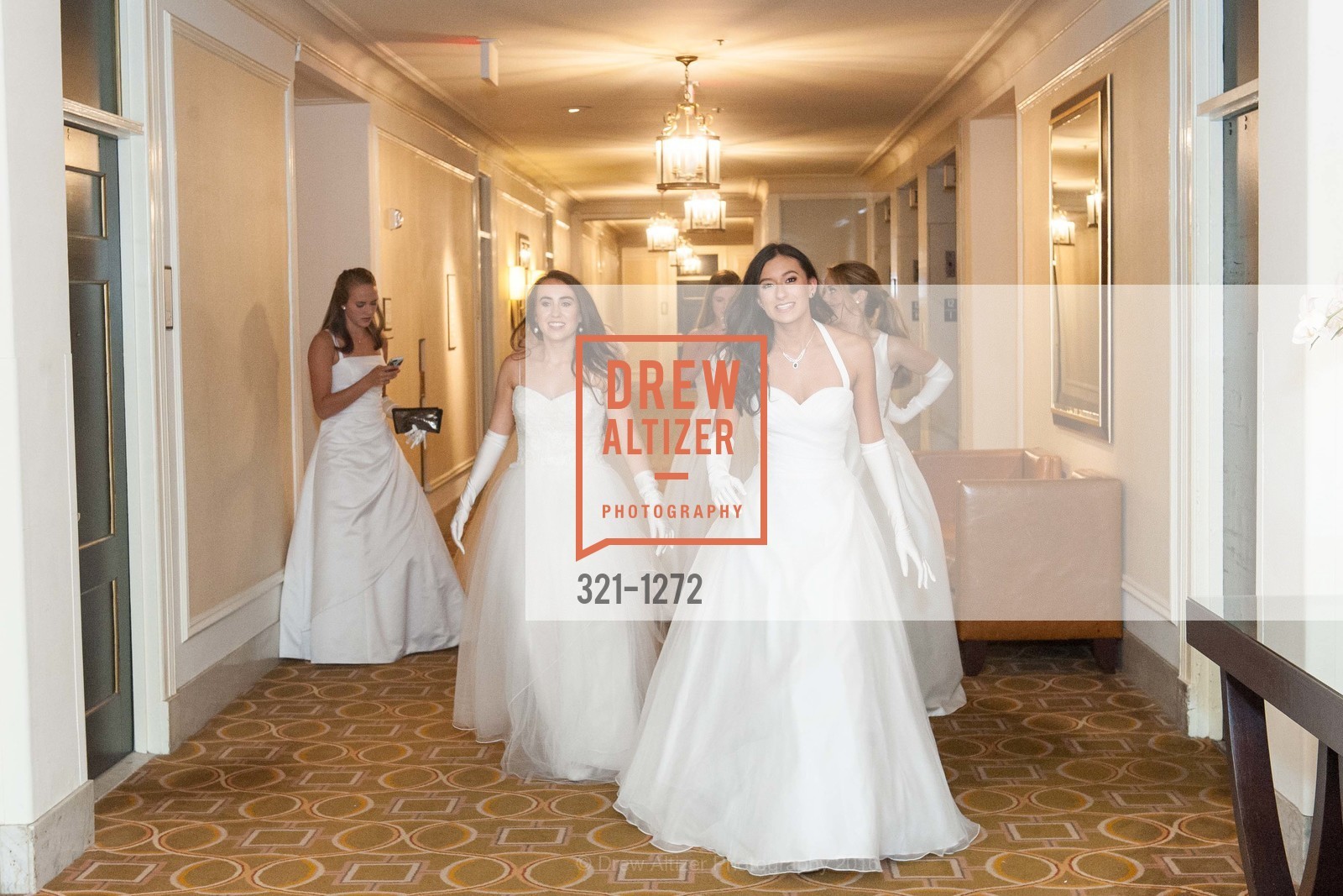 Isabella Giannini, San Francisco Debutante Ball 2016, US. St. Francisco Hotel, June 18th, 2016, Photo #321-1272 Isabella Giannini, Photo #321-1272