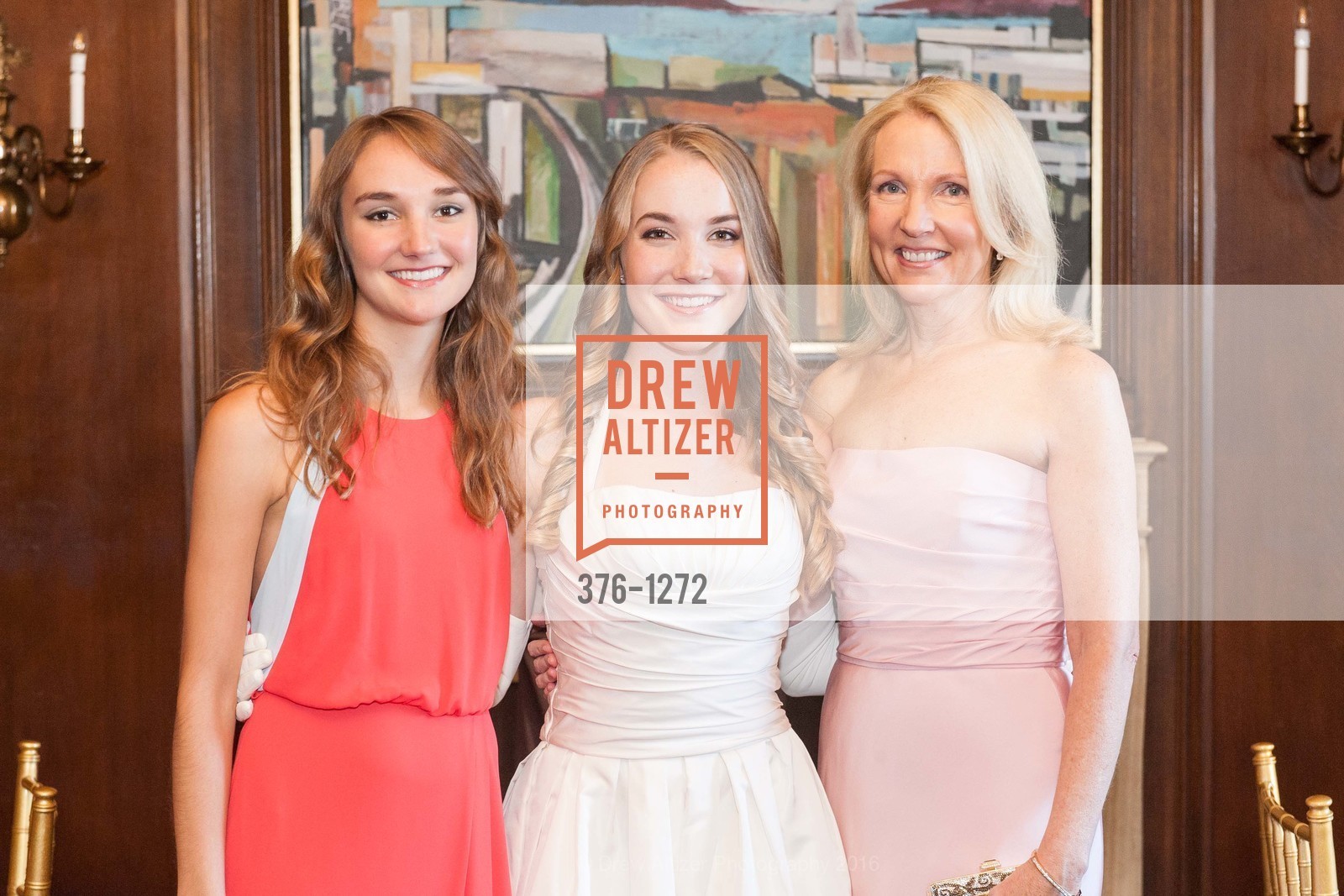 Virginia Girard, Renee Noelle Girard, Ann Girard, San Francisco Debutante Ball 2016, US. St. Francisco Hotel, June 18th, 2016, Photo #376-1272 Virginia Girard, Renee Noelle Girard, Ann Girard, Photo #376-1272