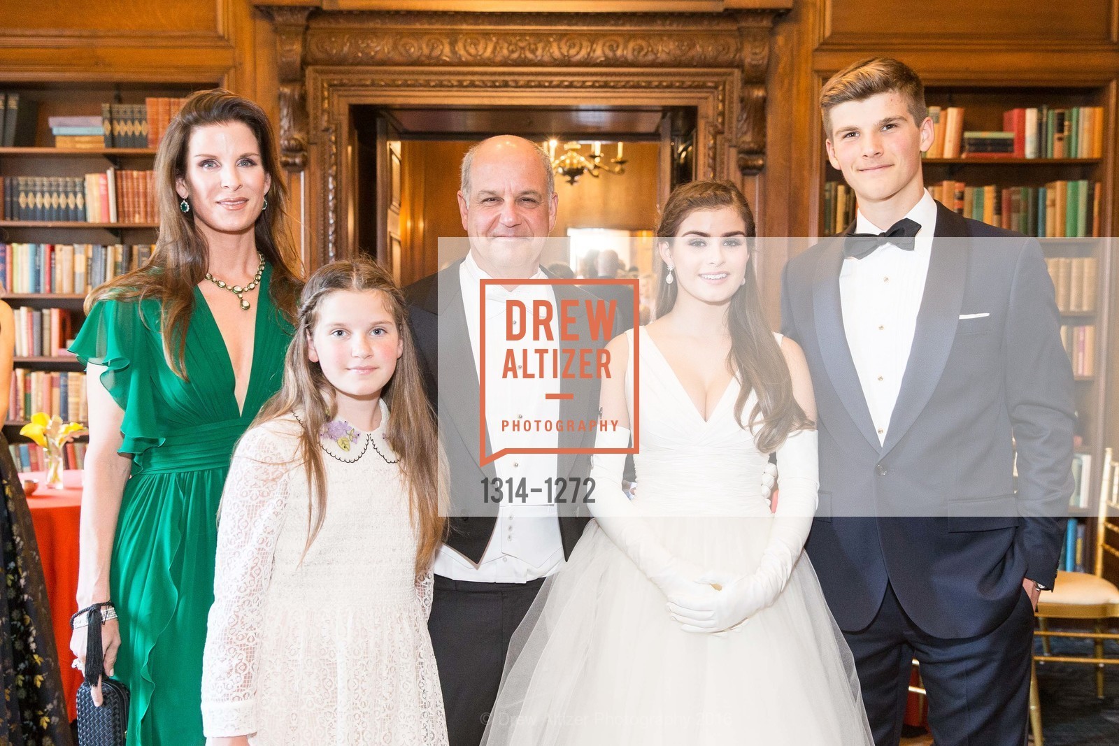 Leslie Podell, Madeleine Podell, Nick Podell, Natalie Podell, Nick Podell II, San Francisco Debutante Ball 2016, US. St. Francisco Hotel, June 18th, 2016, Photo #1314-1272 Leslie Podell, Madeleine Podell, Nick Podell, Natalie Podell, Nick Podell II, Photo #1314-1272