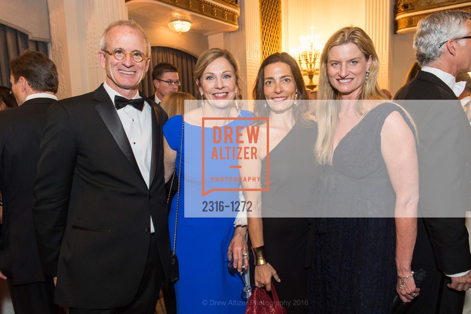 Bill Rieser, Jill Rieser, Tracey Cominos, Laura Alber, San Francisco Debutante Ball 2016, US. St. Francisco Hotel, June 18th, 2016, Photo #2316-1272 Bill Rieser, Jill Rieser, Tracey Cominos, Laura Alber, Photo #2316-1272
