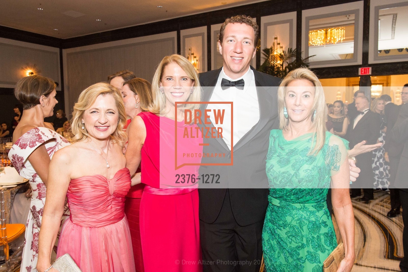 Elizabeth Callander, Sue Wyckoff, Kevin Wyckoff, Dana Tanenbaum, San Francisco Debutante Ball 2016, US. St. Francisco Hotel, June 18th, 2016, Photo #2376-1272 Elizabeth Callander, Sue Wyckoff, Kevin Wyckoff, Dana Tanenbaum, Photo #2376-1272
