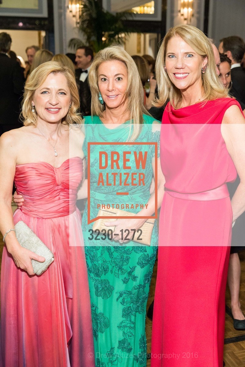 Elizabeth Callander, Dana Tanenbaum, Sue Wyckoff, San Francisco Debutante Ball 2016, US. St. Francisco Hotel, June 18th, 2016, Photo #3230-1272 Elizabeth Callander, Dana Tanenbaum, Sue Wyckoff, Photo #3230-1272