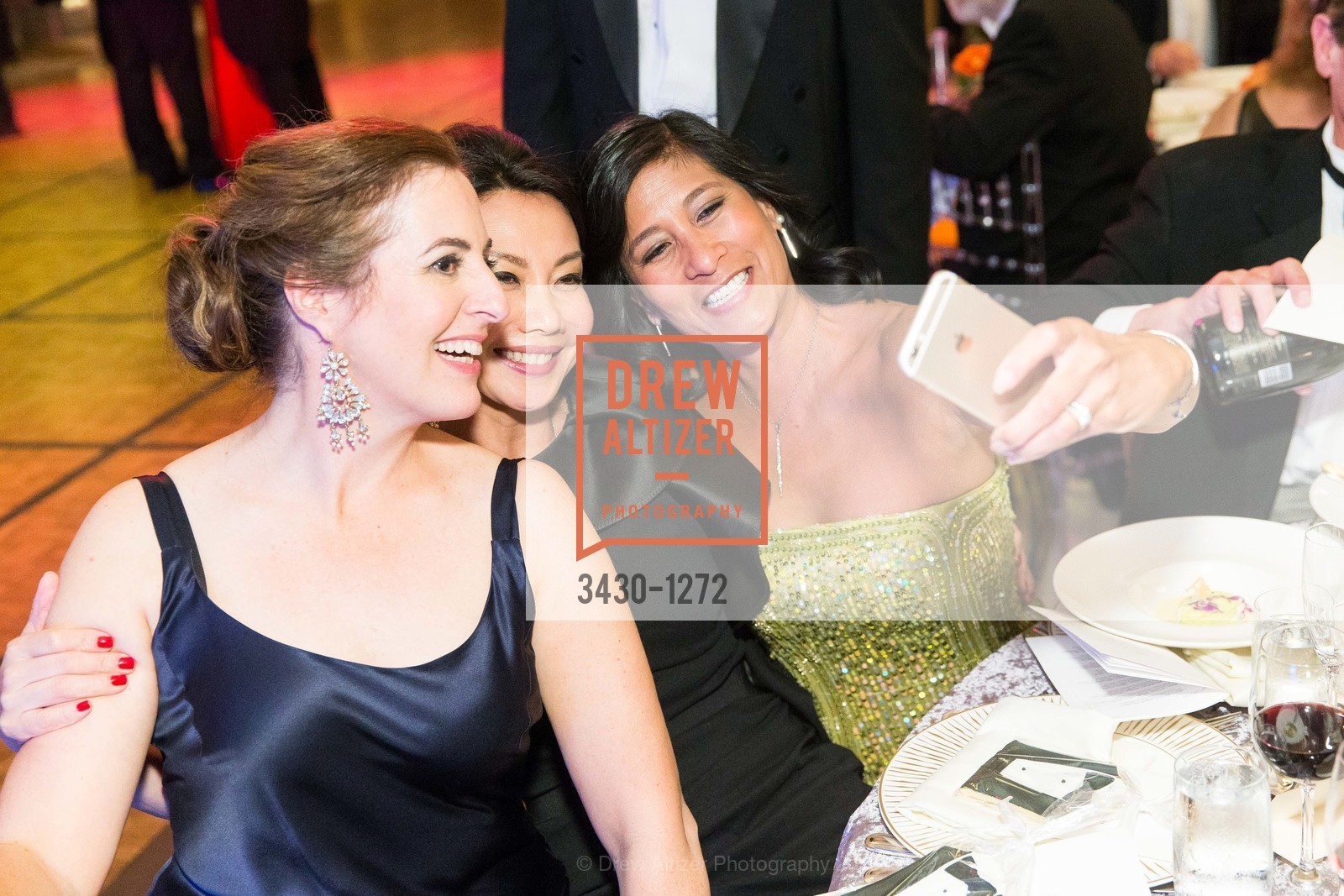 Amy Denebeim Dean, Hope Chen, Cooksie Giannini, San Francisco Debutante Ball 2016, US. St. Francisco Hotel, June 18th, 2016, Photo #3430-1272 Amy Denebeim Dean, Hope Chen, Cooksie Giannini, Photo #3430-1272