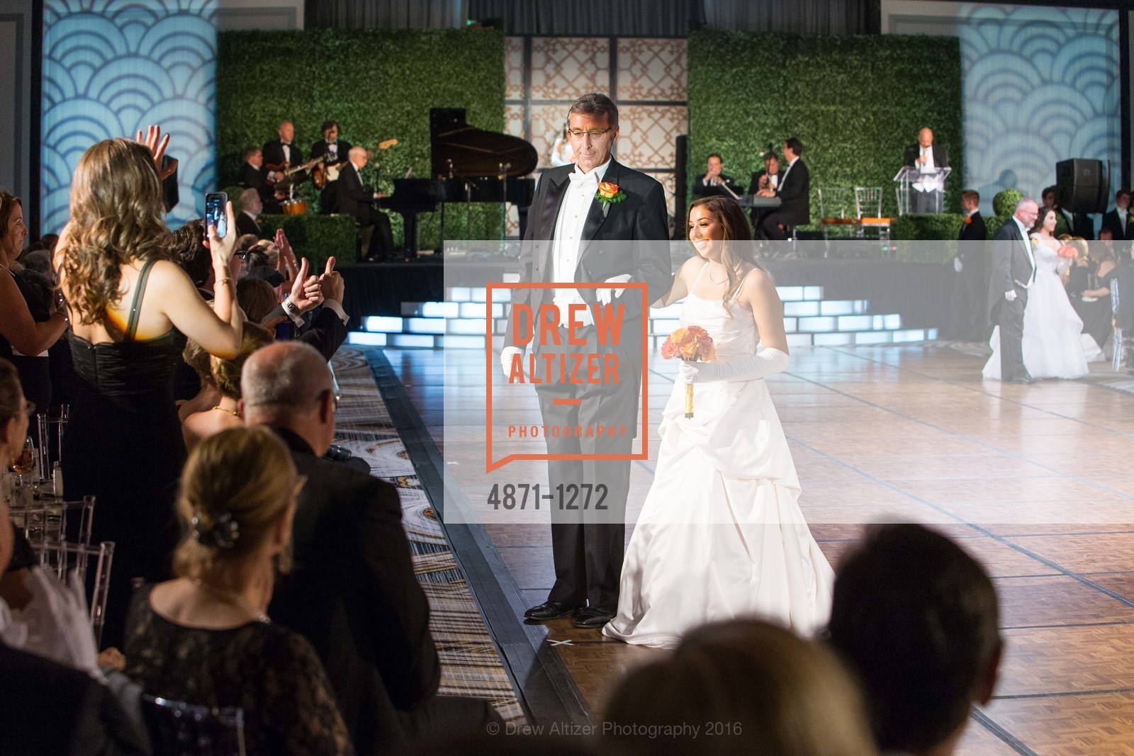 John Sylvia, Mara Therese Sylvia, San Francisco Debutante Ball 2016, US. St. Francisco Hotel, June 18th, 2016, Photo #4871-1272 John Sylvia, Mara Therese Sylvia, Photo #4871-1272