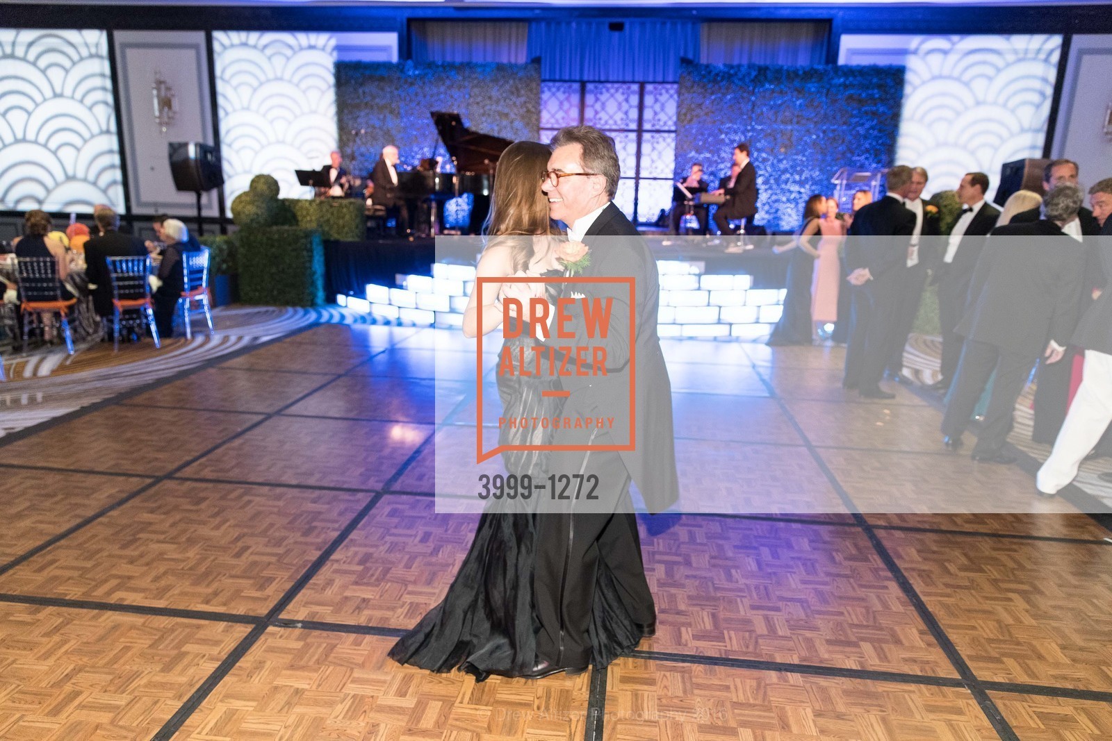Atmosphere, San Francisco Debutante Ball 2016, US. St. Francisco Hotel, June 18th, 2016, Photo #3999-1272 Atmosphere, Photo #3999-1272