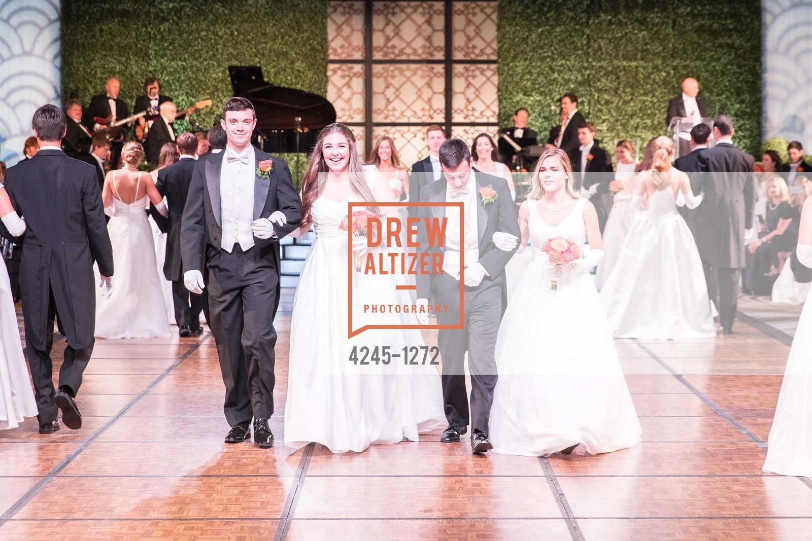 Morgan Denebeim, Adeleine Kelny Denebeim, Nathaniel Farber, Ariana Denebeim, San Francisco Debutante Ball 2016, US. St. Francisco Hotel, June 18th, 2016, Photo #4245-1272 Morgan Denebeim, Adeleine Kelny Denebeim, Nathaniel Farber, Ariana Denebeim, Photo #4245-1272