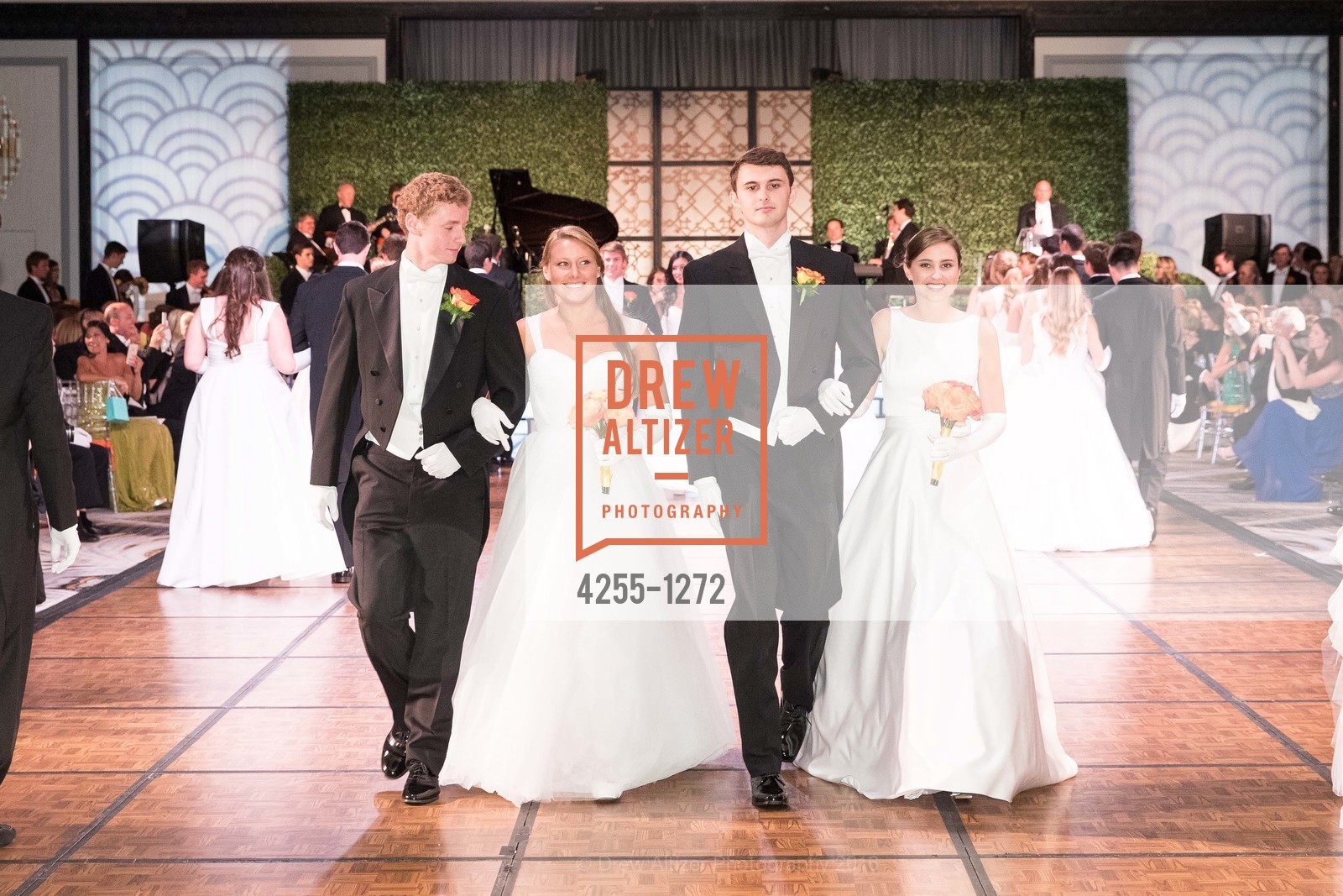 Lucas Mobley, Natalie Galuszka, John Winston Gale, Amelia Jane Gale, San Francisco Debutante Ball 2016, US. St. Francisco Hotel, June 18th, 2016, Photo #4255-1272 Lucas Mobley, Natalie Galuszka, John Winston Gale, Amelia Jane Gale, Photo #4255-1272