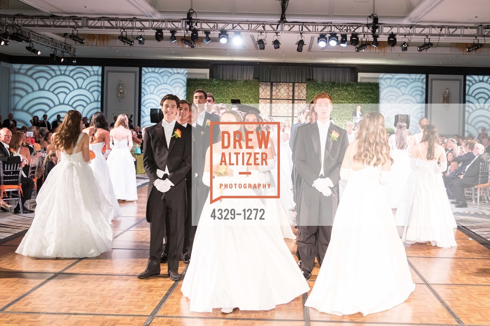 Lucy Morrison, San Francisco Debutante Ball 2016, US. St. Francisco Hotel, June 18th, 2016, Photo #4329-1272 Lucy Morrison, Photo #4329-1272