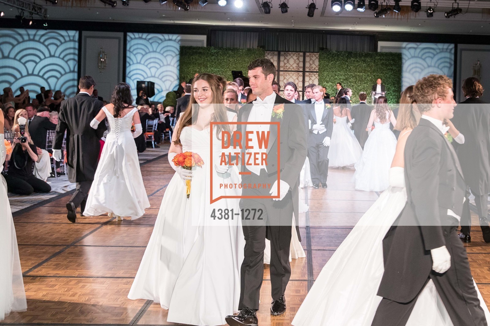 Madeleine Kelny Denebeim, San Francisco Debutante Ball 2016, US. St. Francisco Hotel, June 18th, 2016, Photo #4381-1272 Madeleine Kelny Denebeim, Photo #4381-1272