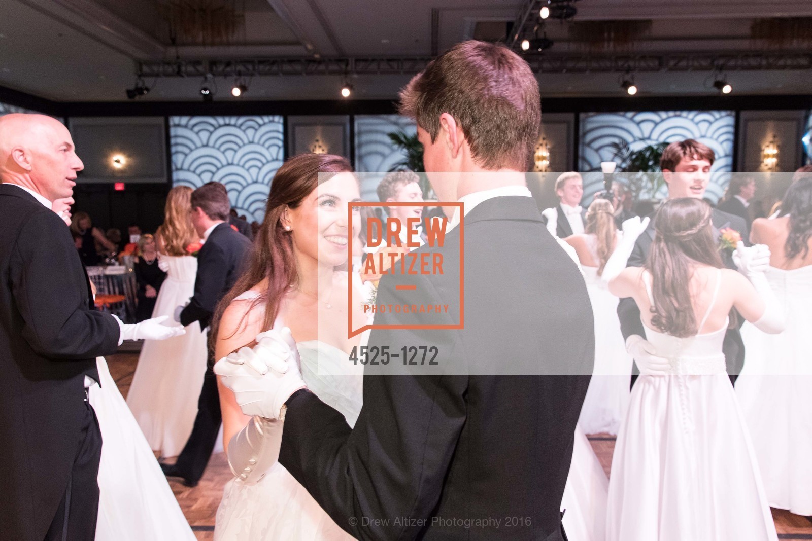Caroline Coffey, San Francisco Debutante Ball 2016, US. St. Francisco Hotel, June 18th, 2016, Photo #4525-1272 Caroline Coffey, Photo #4525-1272