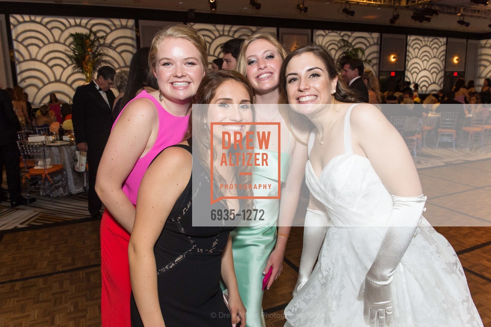 Sarah Connolly, Jacqueline Jeysen, Jamie West, Caroline Coffey, San Francisco Debutante Ball 2016, US. St. Francisco Hotel, June 18th, 2016, Photo #6935-1272 Sarah Connolly, Jacqueline Jeysen, Jamie West, Caroline Coffey, Photo #6935-1272