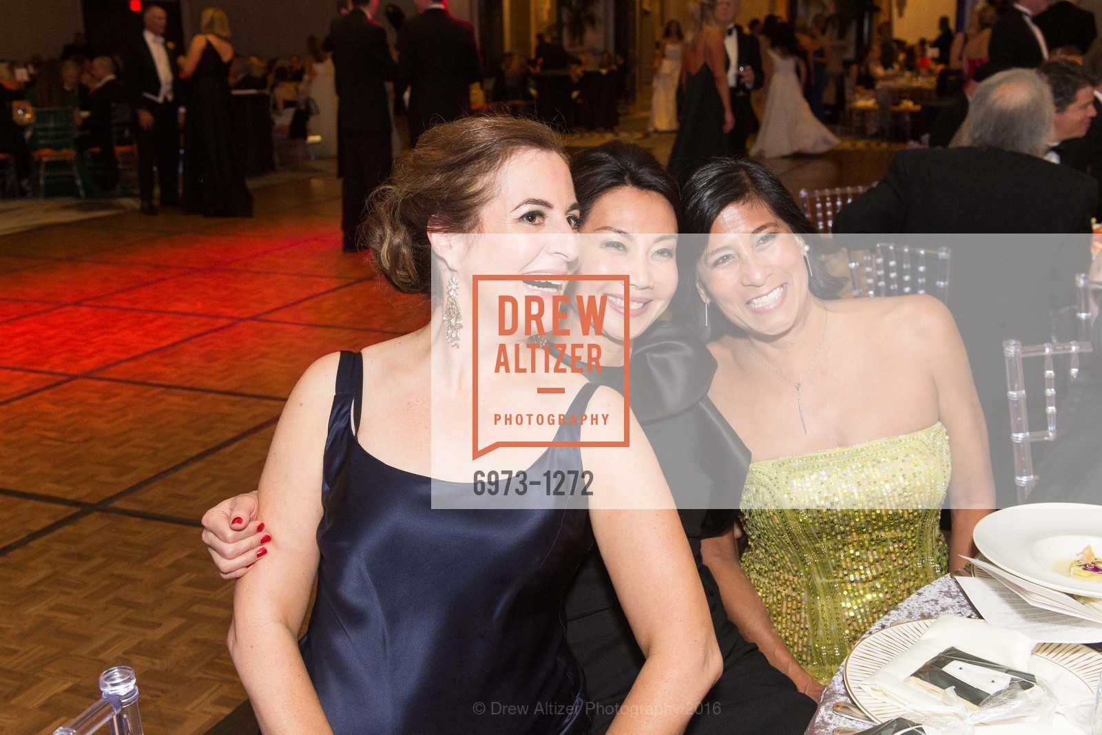 Amy Denebeim Dean, Hope Chen, Cooksie Giannini, San Francisco Debutante Ball 2016, US. St. Francisco Hotel, June 18th, 2016, Photo #6973-1272 Amy Denebeim Dean, Hope Chen, Cooksie Giannini, Photo #6973-1272