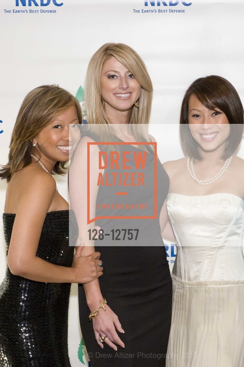 Thuzar Wynn, Carrie Leighton, Tiffany Liu, SPLASH BALL Benefiting the Natural Resources Defense Council, US, June 13th, 2010, Photo #128-12757 Thuzar Wynn, Carrie Leighton, Tiffany Liu, Photo #128-12757