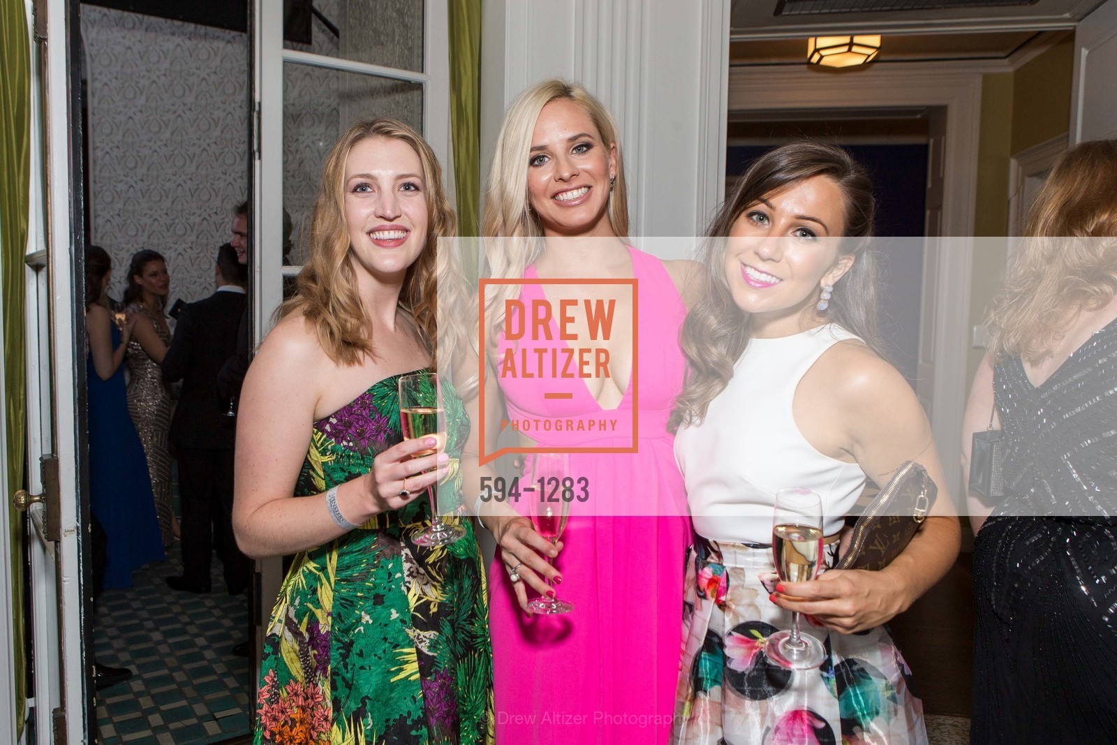 Julia Allyn, Elizabeth Sgarella, Rachel COnnors, Spinsters of San Francisco Annual Ball 2016, US, Photo #594-1283 Julia Allyn, Elizabeth Sgarella, Rachel COnnors, Photo #594-1283