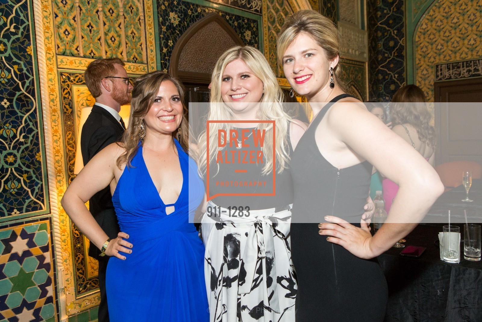 Jonna Constantine, Summer Lynn McCormick, Kendall Jones, Spinsters of San Francisco Annual Ball 2016, US, Photo #911-1283 Jonna Constantine, Summer Lynn McCormick, Kendall Jones, Photo #911-1283